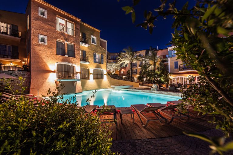 Hotel Byblos_Pool at Byblos Saint Tropez©ADaste (12)