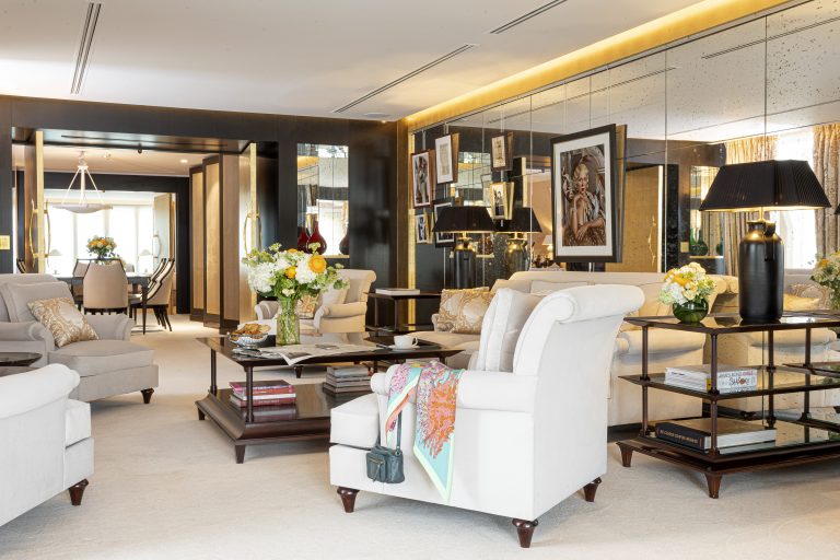 suite-paris-hotel-barriere-fouquets-paris-credit-philippe-vaures