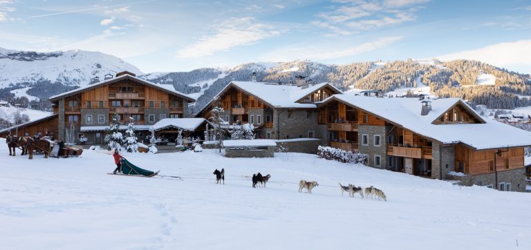 FS Megeve_ Activities_Winter_DogSledding_BrunoMalegue (27)