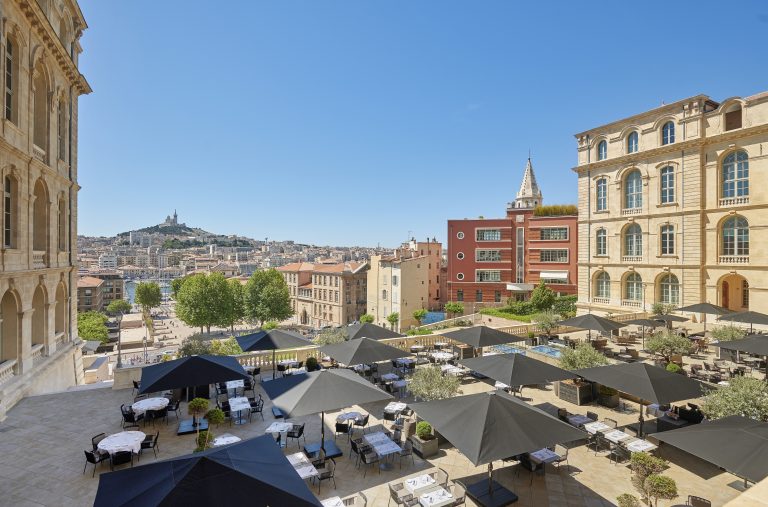 Intercontinental Marseille - Terrace exterior shot (c) Eric Cuvillier (2)