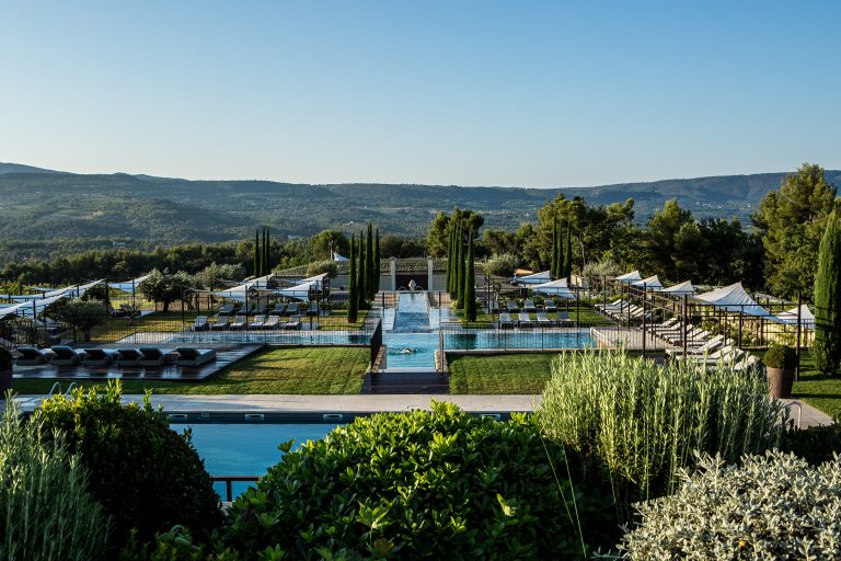 La Coquillade_Outdoor pools view ont the Luberon