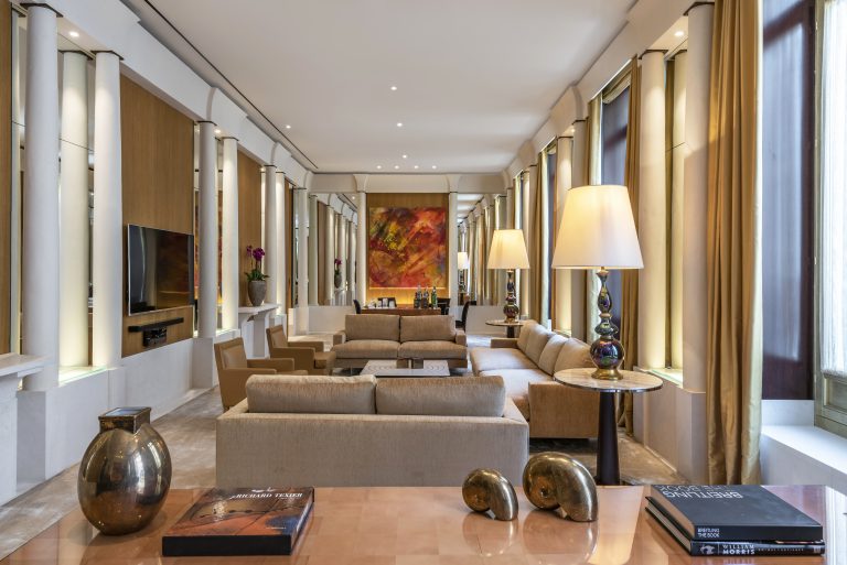 Park-hyatt-paris-vendome-suite-imperiale-living room
