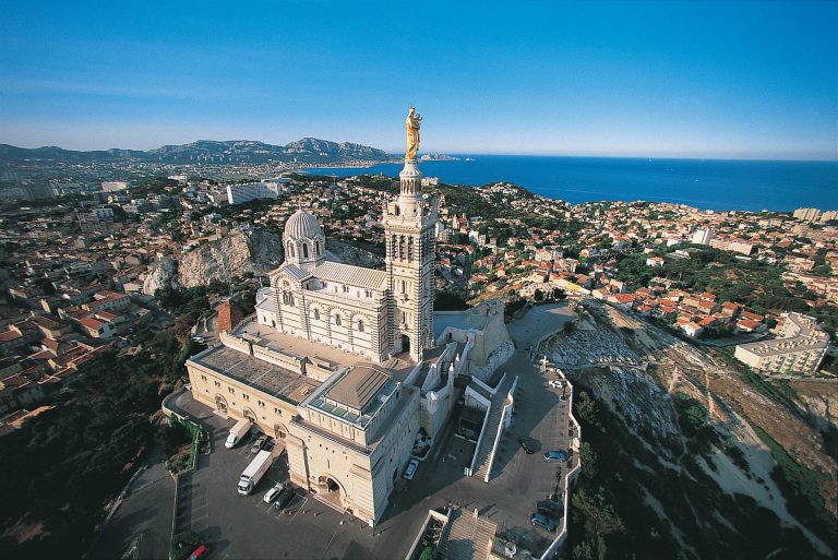 deluxe france_Marseille-Basilique-Notre-Dame-de-la-Garde