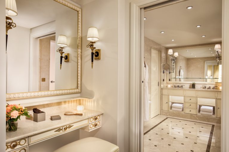 Hôtel Splendide Royal Paris - Elysée Suite - 08 Bathroom