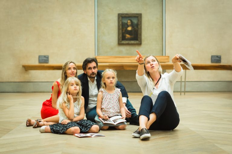 FamilyTwist-Paris-Treasure Hunt At The Louvre 1