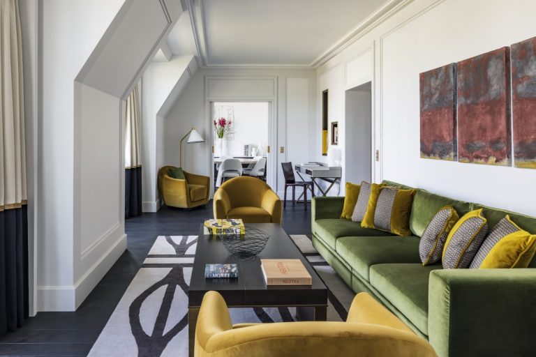 Kimpton_St_Honore_Paris_Honoré_Suite_814_Living_Room_©Jerome_Galland_(Medium)[1]