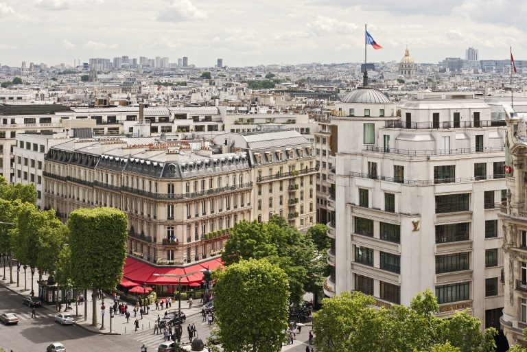 1-Hôtel Barrière Fouquet's Paris - façade