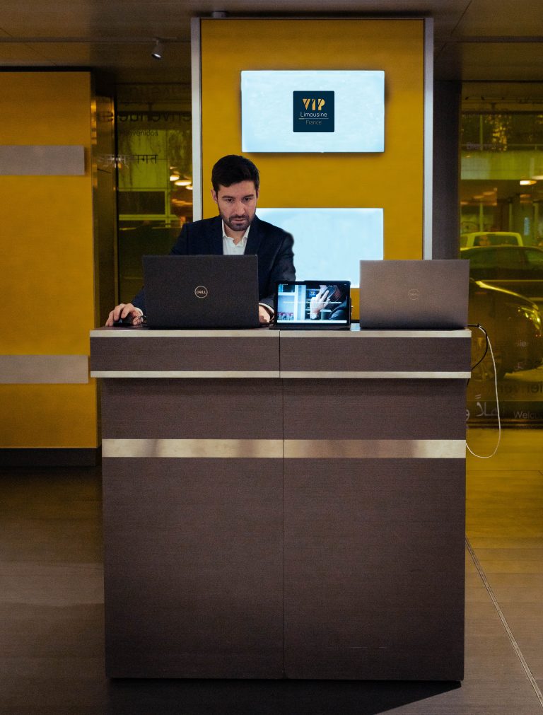 VIP Limousine France - Portrait - Day - Operation Manager - Desk Geneva Airport - Event Coordination