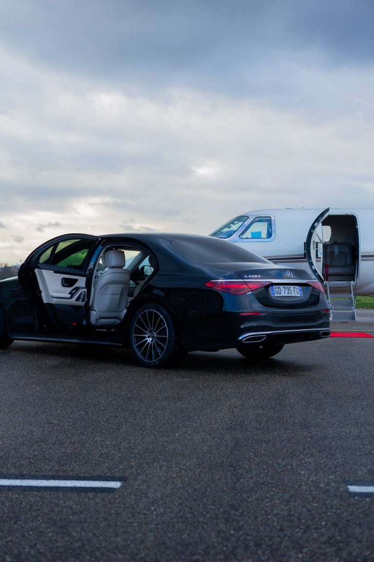 VIP Limousine France - Portrait - Day - S Class & Private Jet (2)