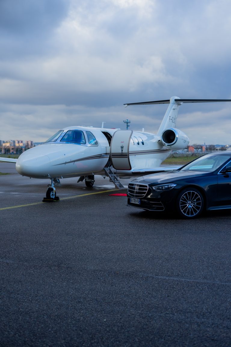 VIP Limousine France - Portrait - Day - S Class & Private Jet